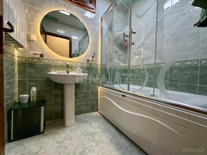 Продаётся 7-комн. дом/дача 300 м², м. Кара Караев, photo 8 from 31