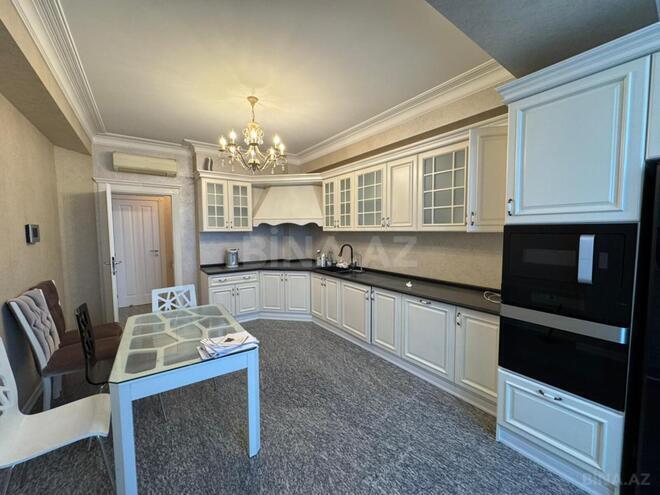 Продаётся 3-комн. новостройка 171 м², м. Низами, photo 10 from 32