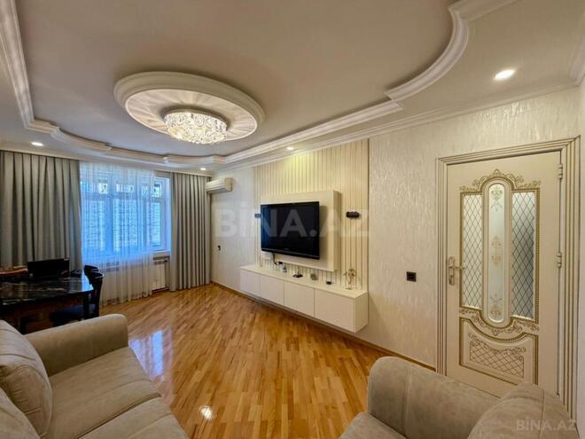 Продаётся 2-комн. вторичка 60 м², м. Халглар Достлугу, photo 1 from 14