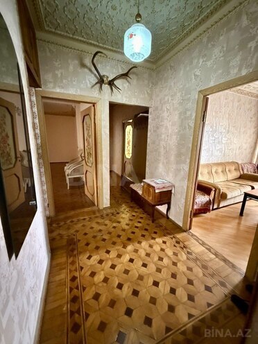 Satılır 4 otaqlı köhnə tikili 100 m², Xalqlar Dostluğu m., photo 13 from 19