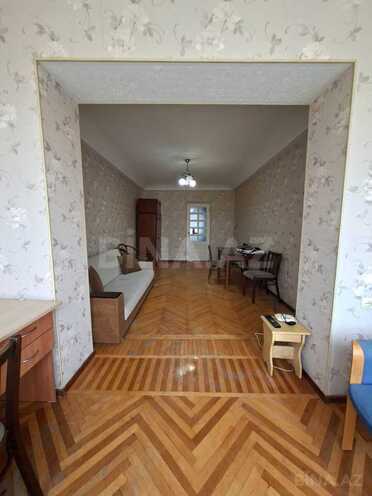 Продаётся 2-комн. вторичка 60 м², м. Элмляр Академиясы, photo 4 from 15
