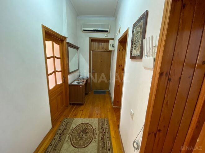 Продаётся 3-комн. вторичка 75 м², м. Кара Караев, photo 4 from 14
