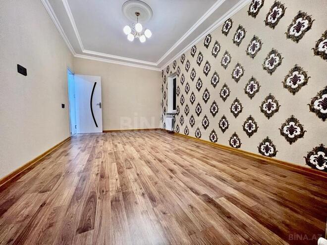 Продаётся 2-комн. вторичка 45 м², м. Иншаатчылар, photo 1 from 13