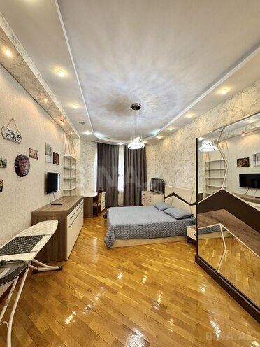Сдаётся 3-комн. новостройка 140 м², м. 28 мая, photo 1 from 19