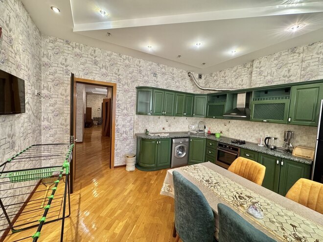 Сдаётся 3-комн. новостройка 140 м², м. 28 мая, photo 9 from 19