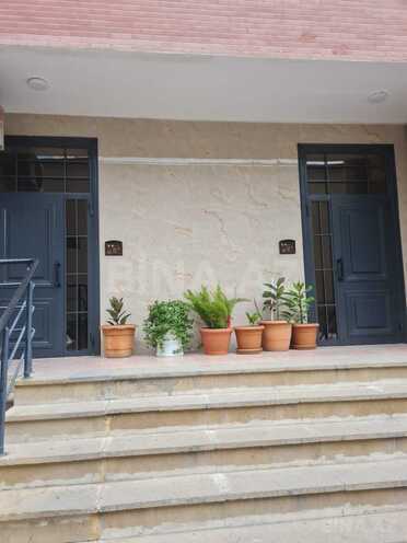 İcarəyə verilir 3 otaqlı yeni tikili 136 m², 28 May m., photo 1 from 10