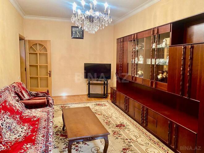 Сдаётся 2-комн. вторичка 70 м², м. Иншаатчылар, photo 1 from 11