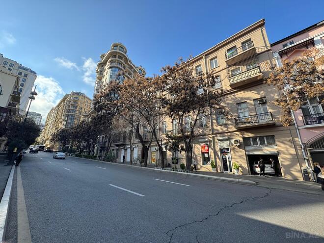 Продаётся 3-комн. вторичка 86 м², м. Ичеришехер, photo 1 from 17