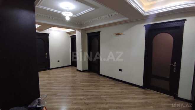 Сдаётся 3-комн. новостройка 120 м², м. Нефтчиляр, photo 1 from 13
