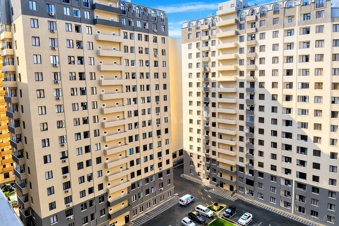 Продаётся 3-комн. новостройка 72 м², м. Кара Караев, photo 1 from 12