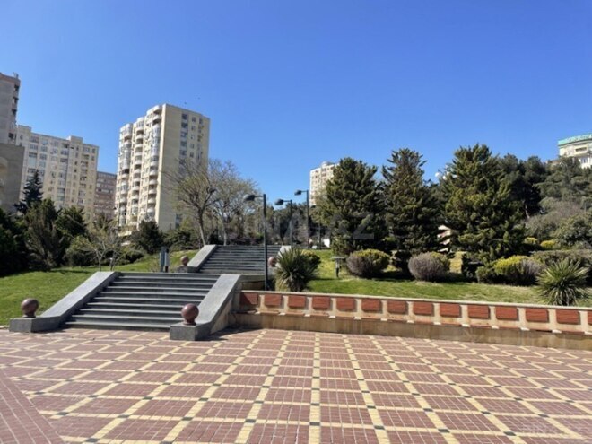 Продаётся 3-комн. новостройка 126 м², м. Элмляр Академиясы, photo 1 from 12