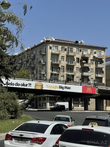 Satılır 1 otaqlı köhnə tikili 33 m², Nizami m., photo 1 from 7