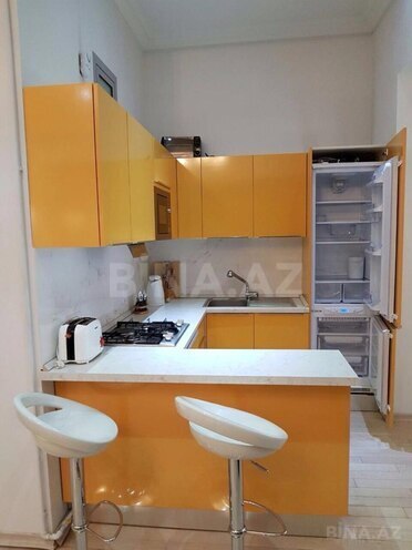 İcarəyə verilir 2 otaqlı köhnə tikili 70 m², Sahil m., photo 9 from 15