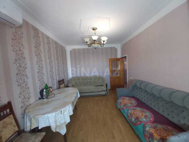 Продаётся 3-комн. вторичка 85 м², м. Кара Караев, photo 1 from 14