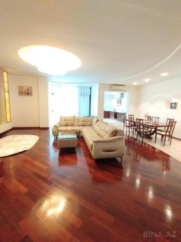 İcarəyə verilir 3 otaqlı yeni tikili 110 m², 28 May m., photo 3 from 13