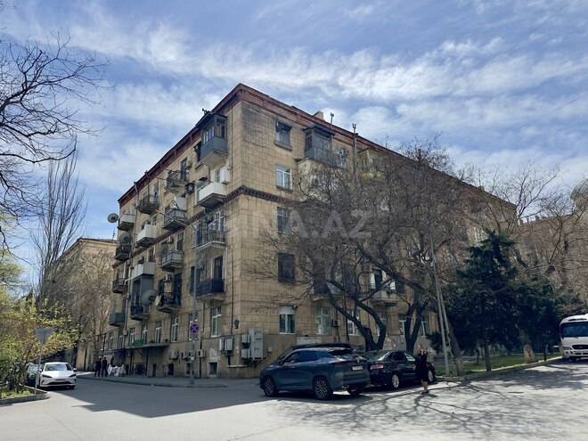 Satılır 2 otaqlı köhnə tikili 65 m², Nəsimi r., photo 1 from 20