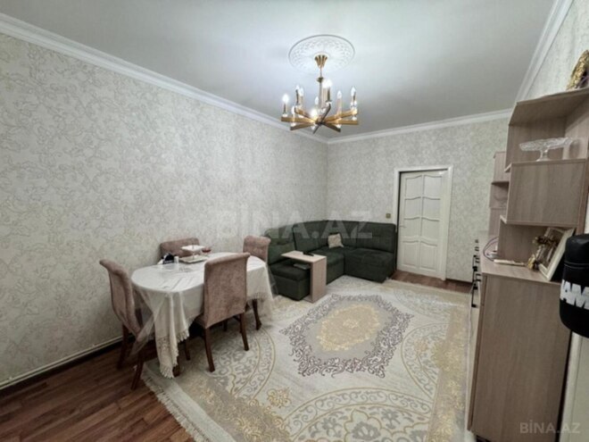 Продаётся 3-комн. вторичка 60 м², м. Азадлыг проспекти, photo 1 from 10
