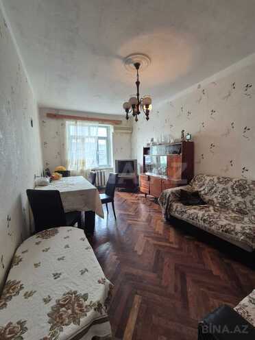 Satılır 3 otaqlı köhnə tikili 85 m², İnşaatçılar m., photo 1 from 12