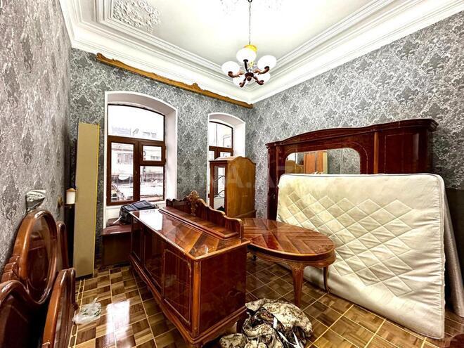 Satılır 6 otaqlı köhnə tikili 252 m², Sahil m., photo 28 from 30