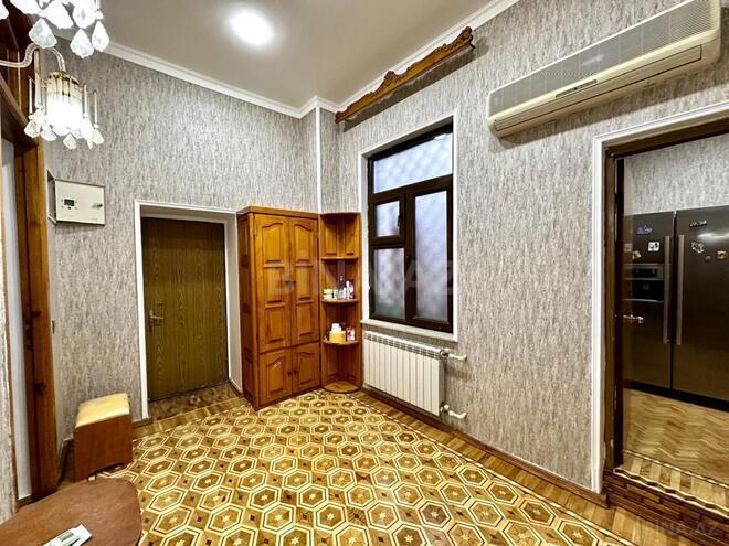 Satılır 6 otaqlı köhnə tikili 252 m², Sahil m., photo 5 from 30