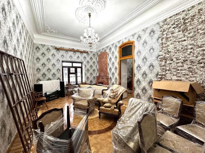 Satılır 6 otaqlı köhnə tikili 252 m², Sahil m., photo 12 from 30