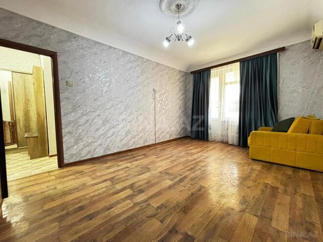 Продаётся 1-комн. вторичка 45 м², м. Нефтчиляр, photo 1 from 14