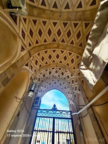 Satılır 2 otaqlı köhnə tikili 71 m², Sahil m., photo 18 from 22