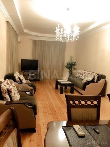 Satılır 7 otaqlı həyət evi/bağ evi 250 m², Novxanı q., photo 11 from 15