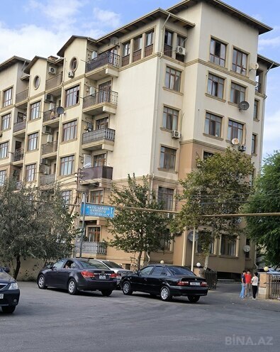 Продаётся 2-комн. новостройка 60 м², м. Кара Караев, photo 1 from 9