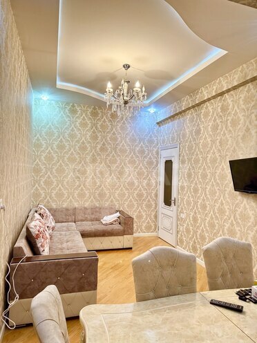 Продаётся 2-комн. новостройка 80 м², м. Мемар Аджеми, photo 1 from 28