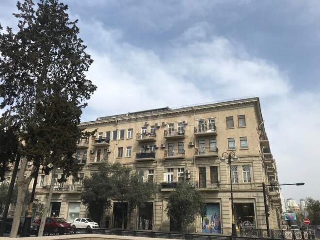 Продаётся 4-комн. вторичка 170 м², м. Сахил, photo 1 from 10