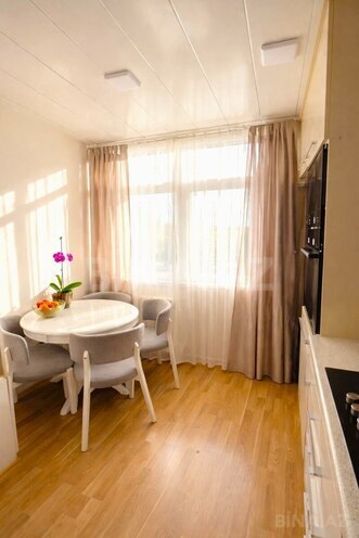 Продаётся 3-комн. вторичка 100 м², м. Нефтчиляр, photo 7 from 17