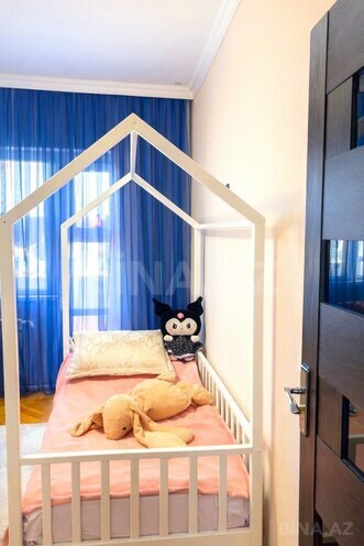 Продаётся 3-комн. вторичка 100 м², м. Нефтчиляр, photo 12 from 17