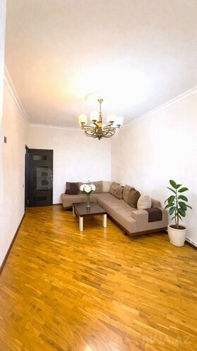 Продаётся 3-комн. вторичка 100 м², м. Нефтчиляр, photo 3 from 17