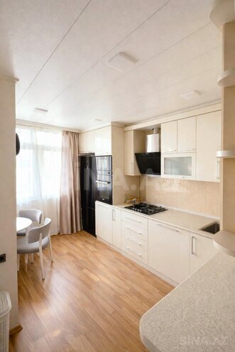 Продаётся 3-комн. вторичка 100 м², м. Нефтчиляр, photo 6 from 17