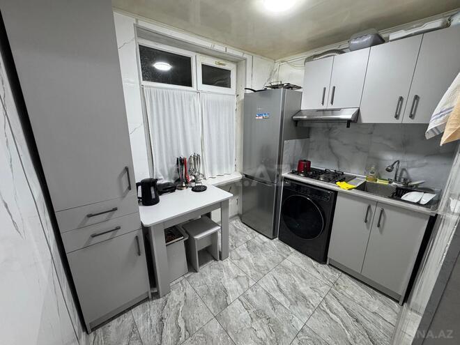 Продаётся 3-комн. вторичка 75 м², м. Нефтчиляр, photo 8 from 13