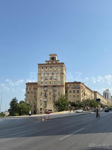 Продаётся 3-комн. вторичка 85 м², м. Низами, photo 1 from 13