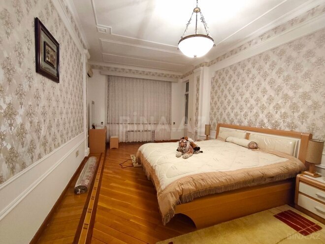 İcarəyə verilir 4 otaqlı yeni tikili 200 m², 28 May m., photo 3 from 13