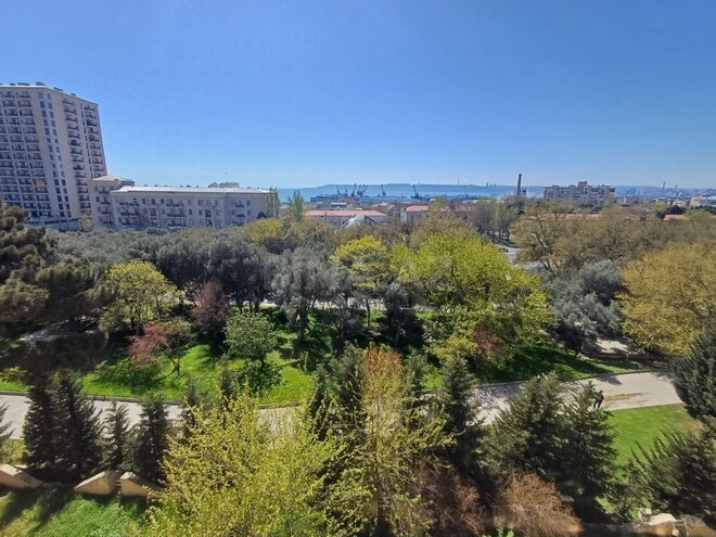 Satılır 2 otaqlı köhnə tikili 60 m², Həzi Aslanov m., photo 1 from 12