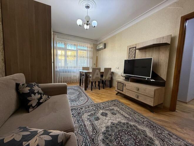 Продаётся 1-комн. вторичка 35 м², м. Иншаатчылар, photo 1 from 19