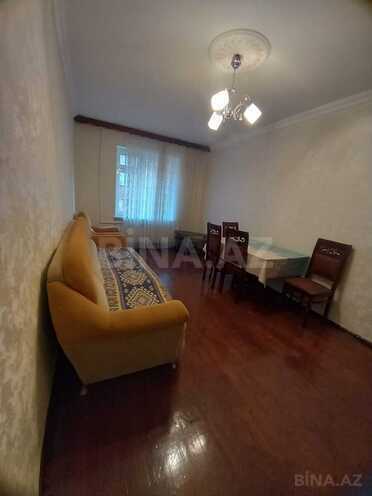 Satılır 3 otaqlı köhnə tikili 55 m², Qaraçuxur q., photo 1 from 12