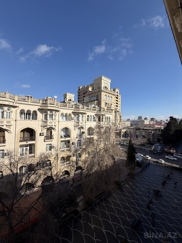 Продаётся 2-комн. вторичка 45 м², м. Сахил, photo 1 from 14