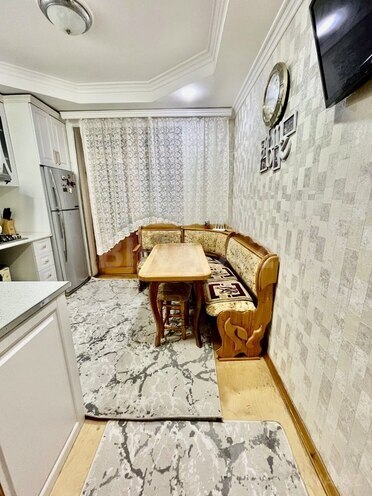 Satılır 5 otaqlı köhnə tikili 120 m², Xalqlar Dostluğu m., photo 9 from 14