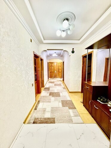 Satılır 5 otaqlı köhnə tikili 120 m², Xalqlar Dostluğu m., photo 3 from 14