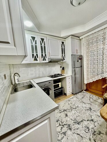 Satılır 5 otaqlı köhnə tikili 120 m², Xalqlar Dostluğu m., photo 10 from 14