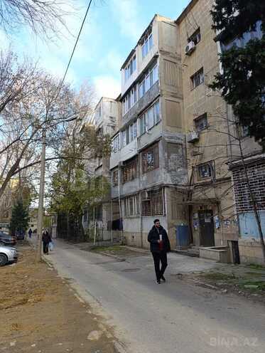 Продаётся 2-комн. вторичка 50 м², м. Элмляр Академиясы, photo 1 from 10