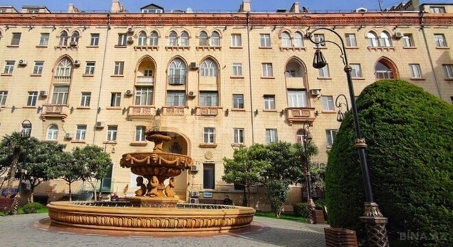 Satılır 2 otaqlı köhnə tikili 58 m², Nizami m., photo 1 from 11