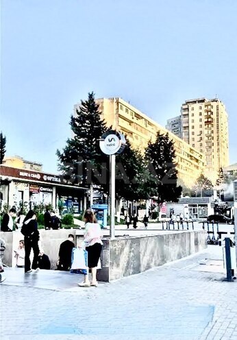 Satılır 2 otaqlı köhnə tikili 60 m², Xalqlar Dostluğu m., photo 1 from 11