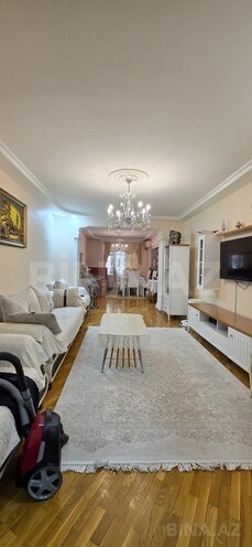 Satılır 5 otaqlı köhnə tikili 110 m², Bakıxanov q., photo 1 from 13