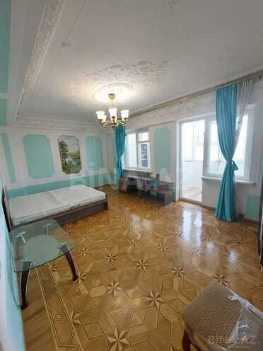 Продаётся 2-комн. вторичка 70 м², м. Ичеришехер, photo 1 from 13